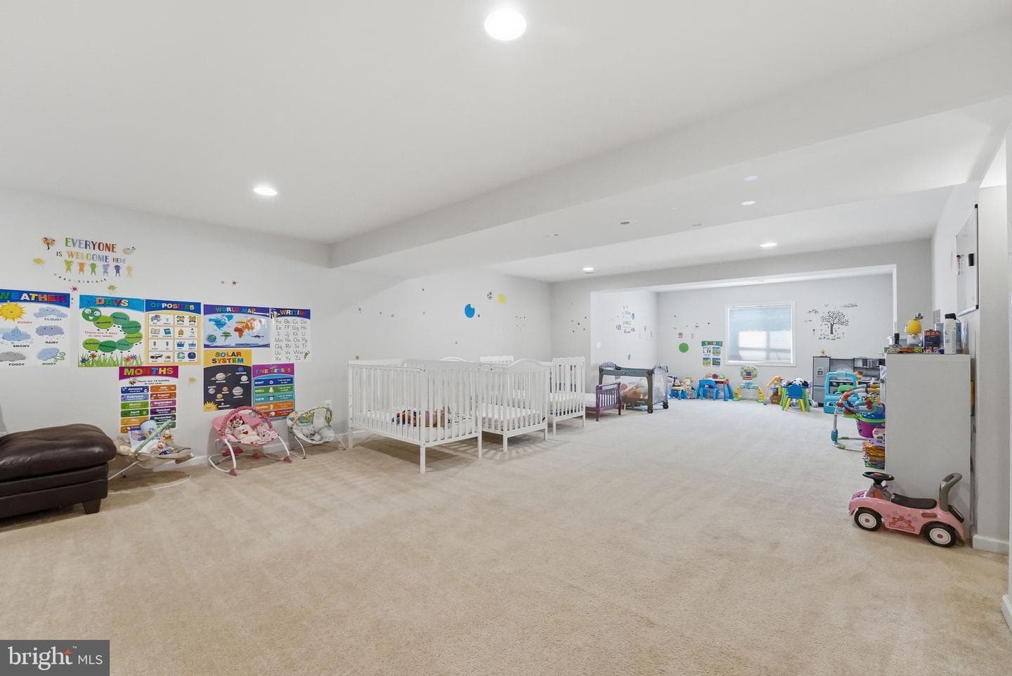 827 Fairwood photo 30