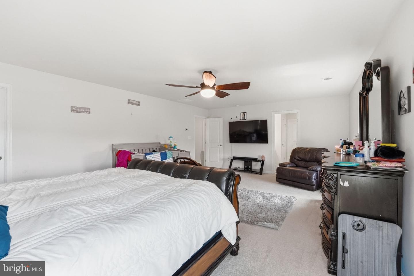 827 Fairwood photo 49