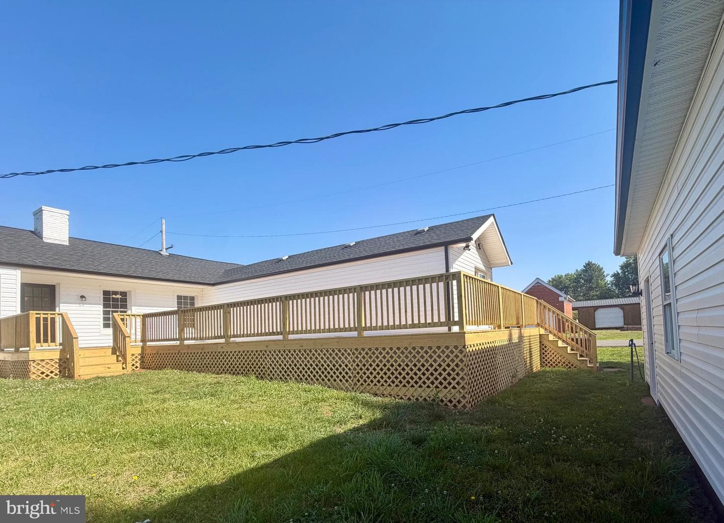 909 Hendrick Street photo 16