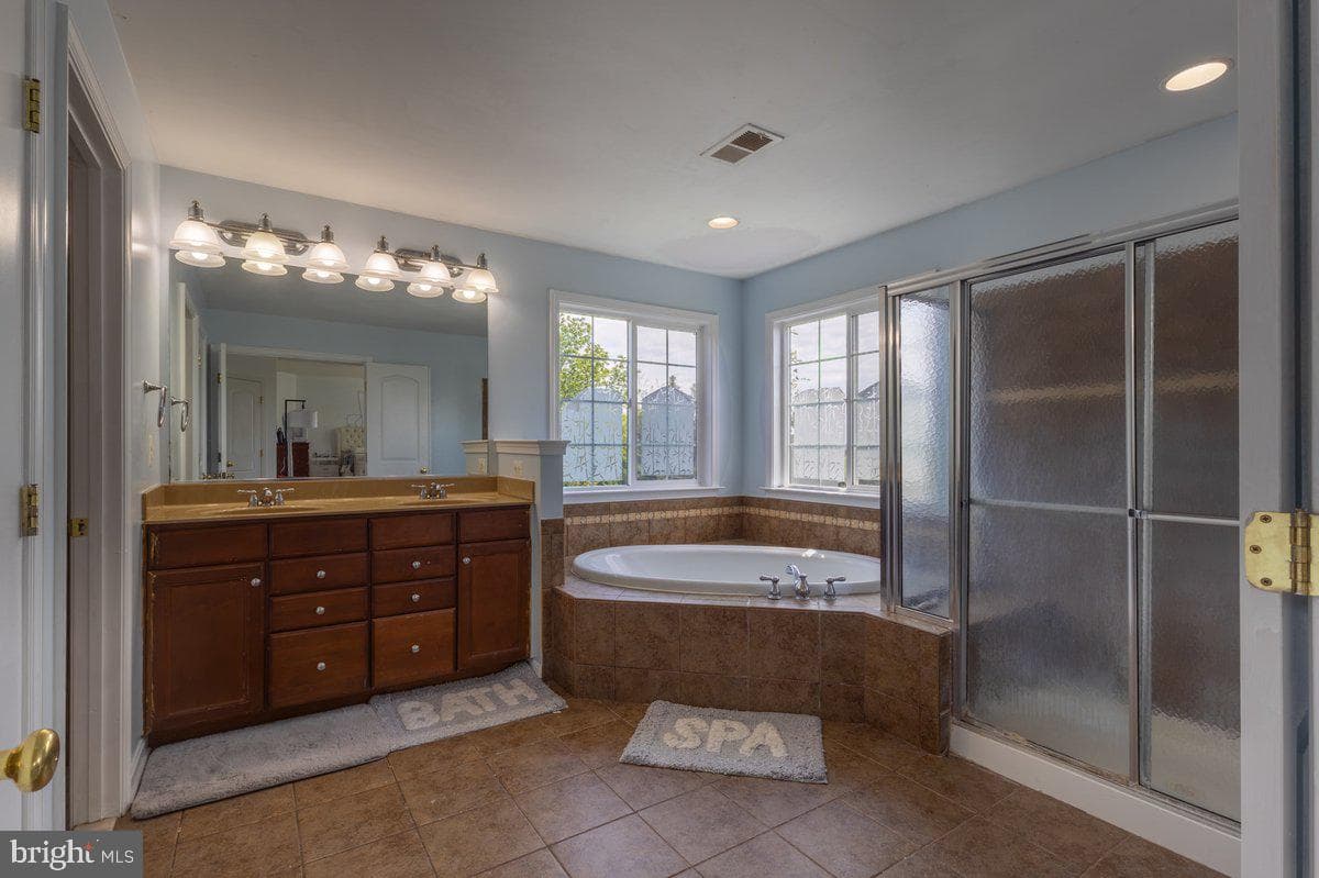 15411 Old House Court photo 35