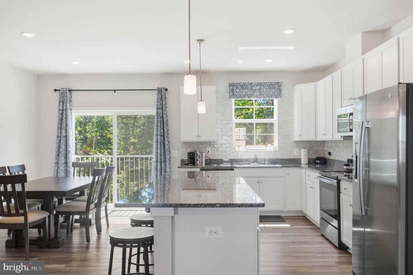 2243 Barhill photo 9