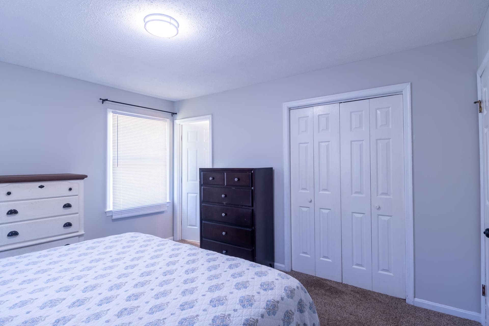 15122 Hall St photo 17