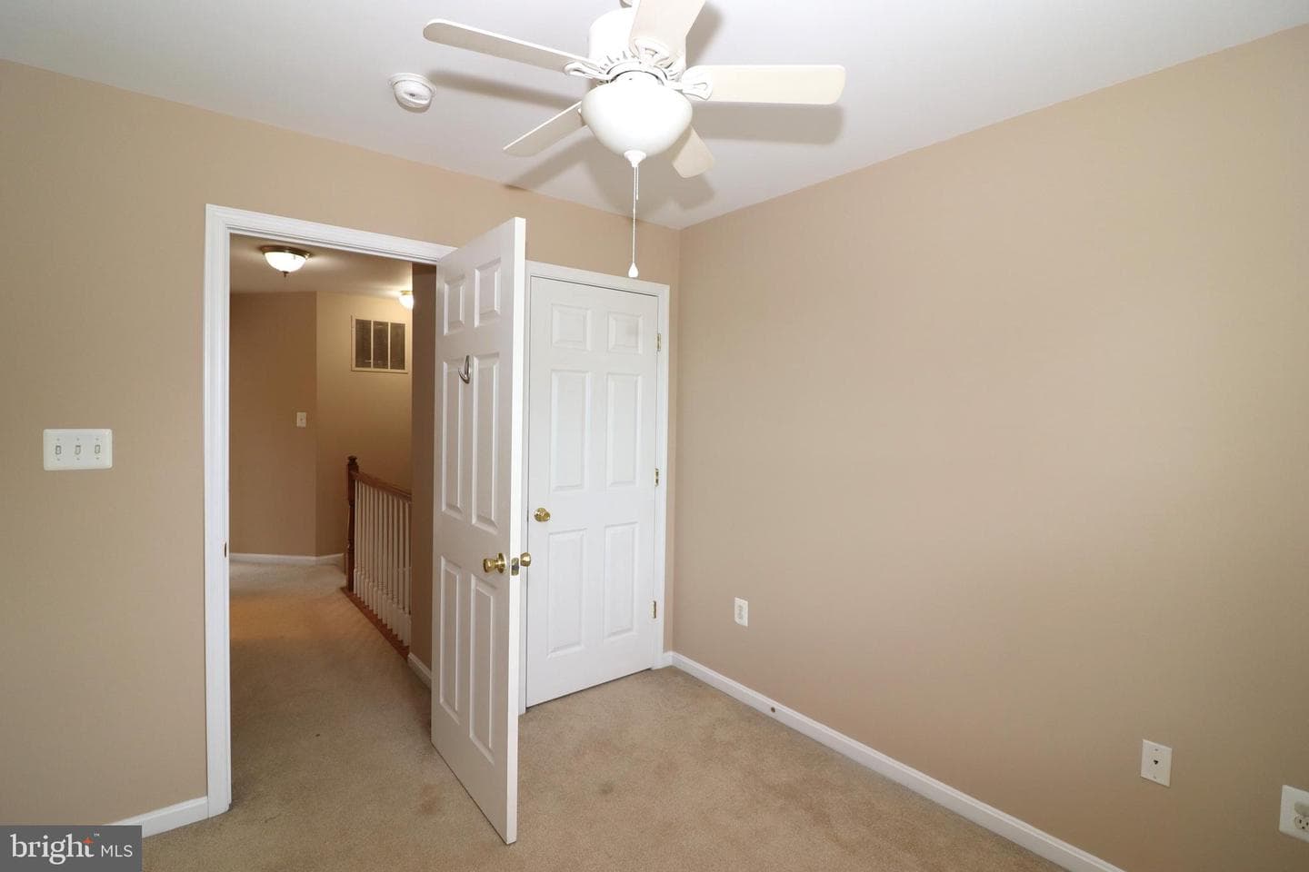 936 Persimmon photo 31