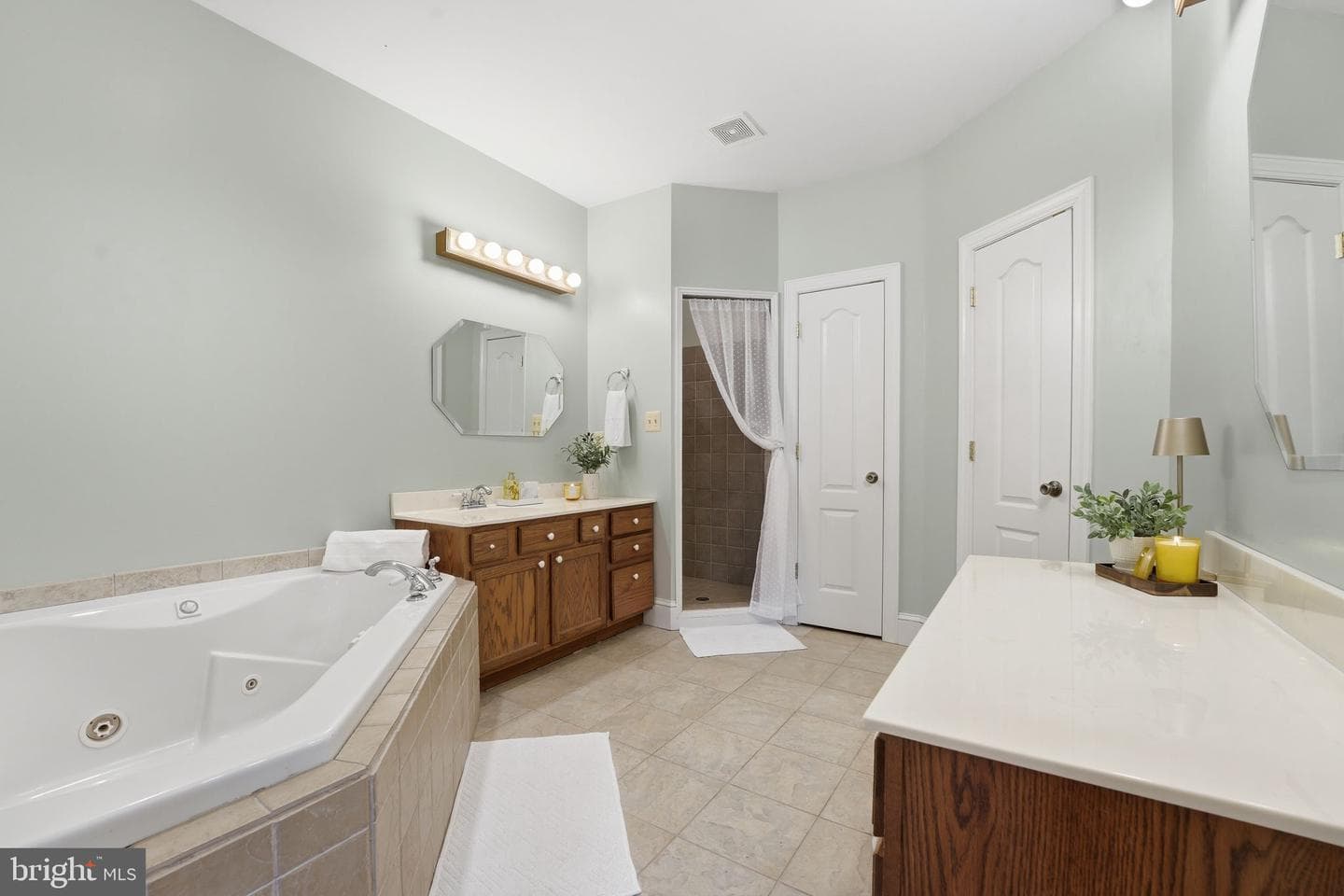 16082 Lily Hill Way photo 32