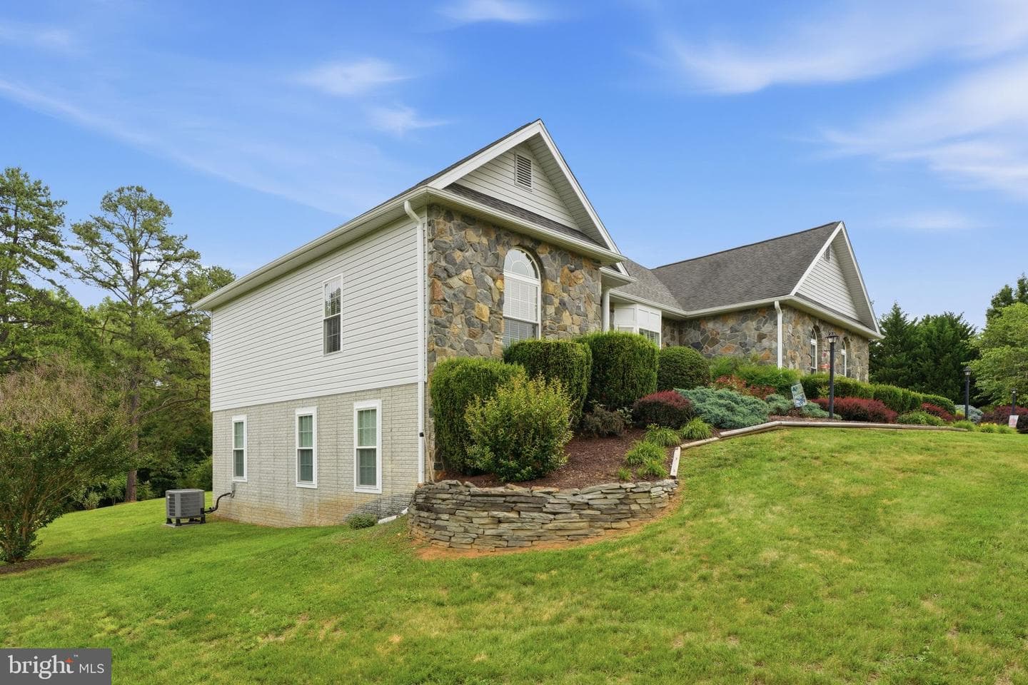 16082 Lily Hill Way photo 72