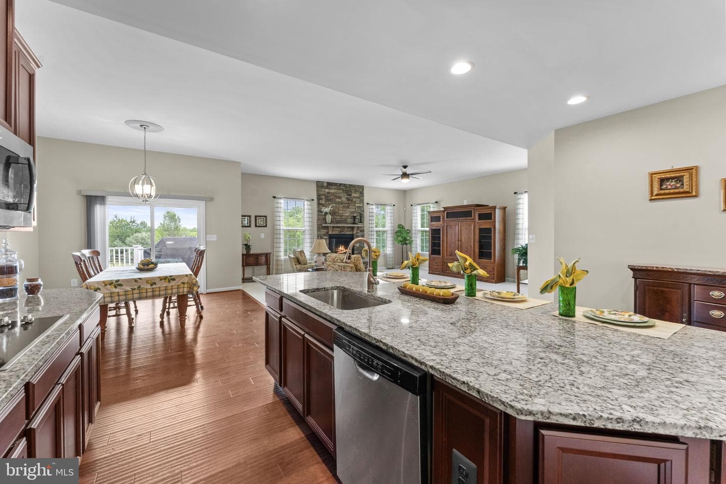 14204 Belle Avenue photo 18