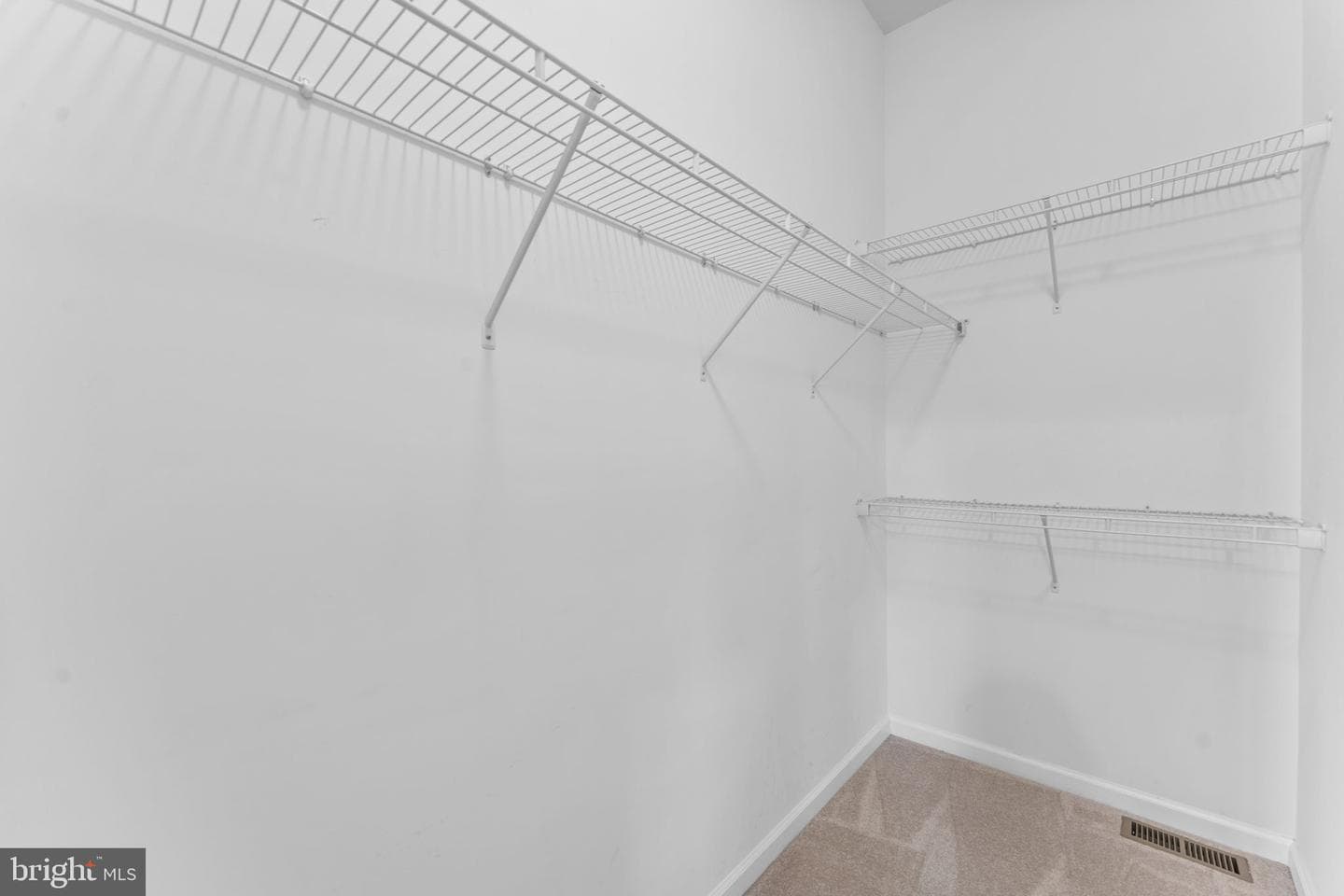 14204 Belle Avenue photo 33