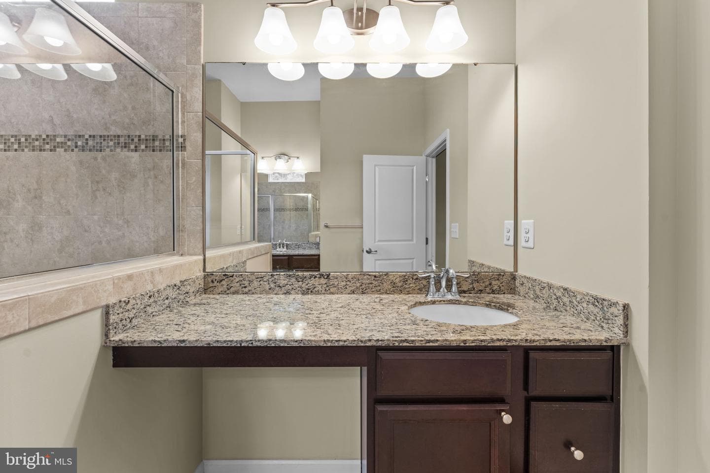 14204 Belle Avenue photo 36