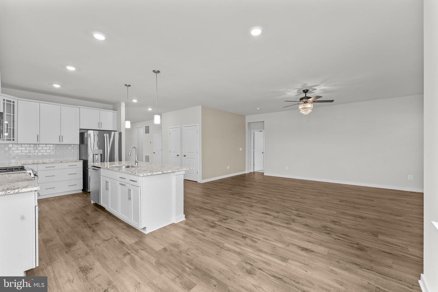 2047 Armstrong Terrace photo 15