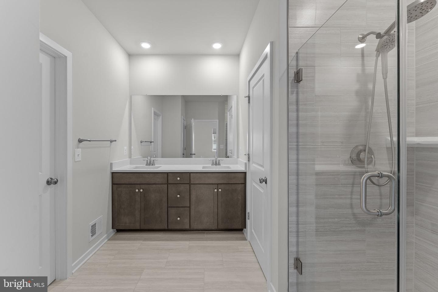 2047 Armstrong Terrace photo 25
