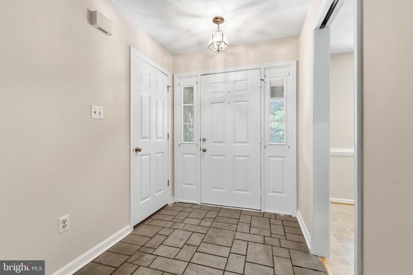 12389 Calvert Street photo 13