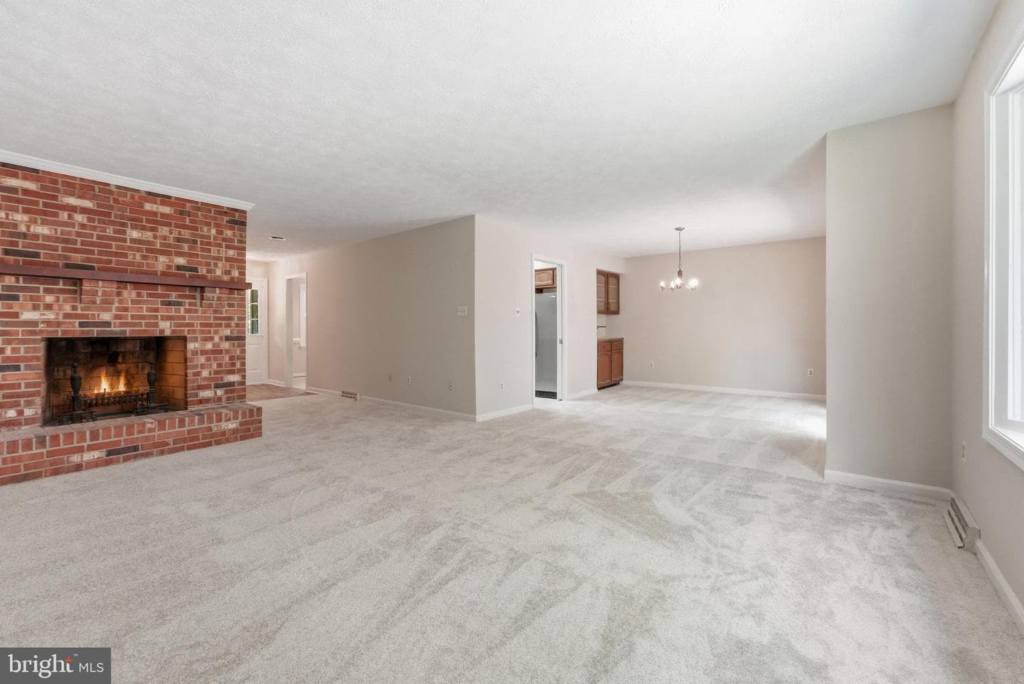 12389 Calvert Street photo 24