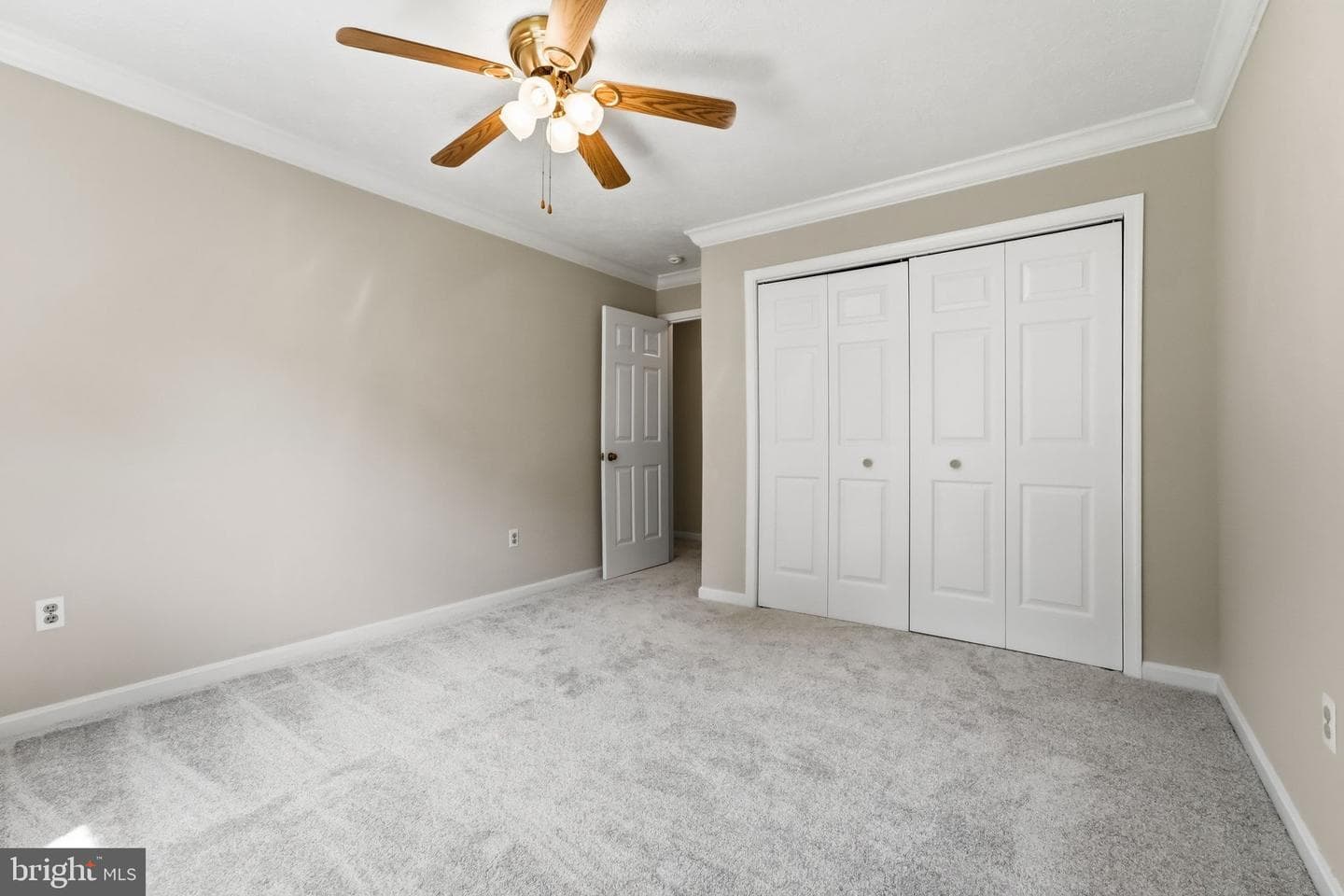 12389 Calvert Street photo 30