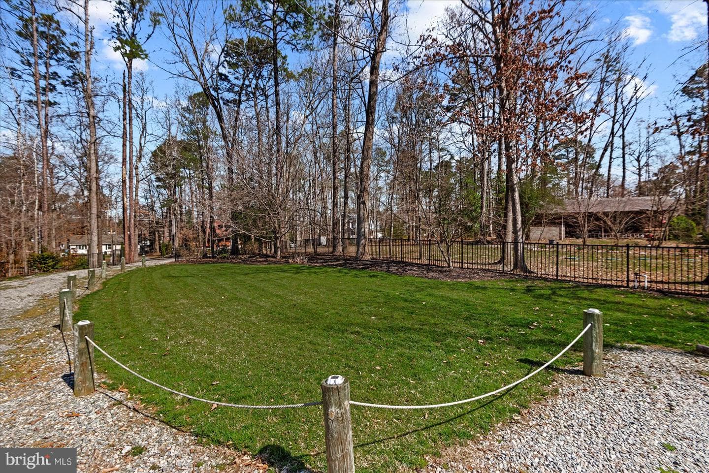 686 Lake Caroline Drive photo 4