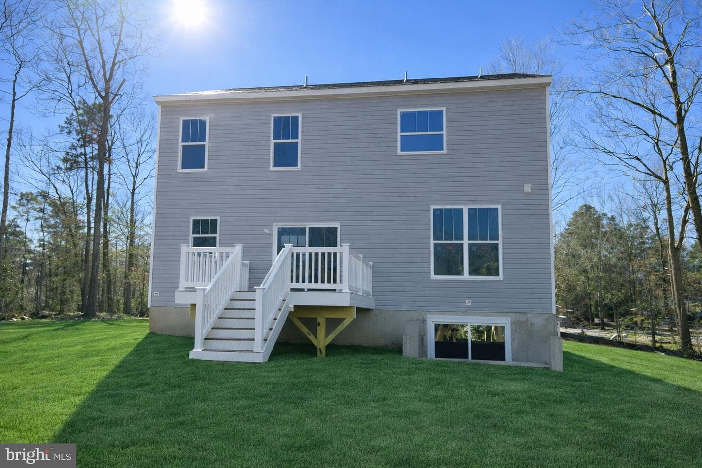 200 Victoria Drive photo 2