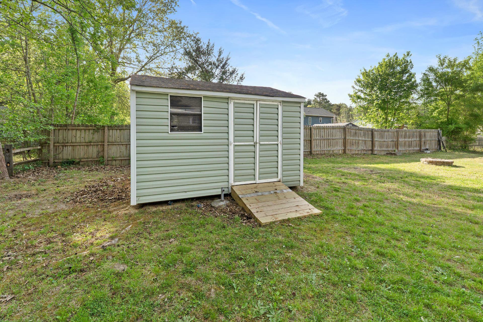327 Union Drive photo 11