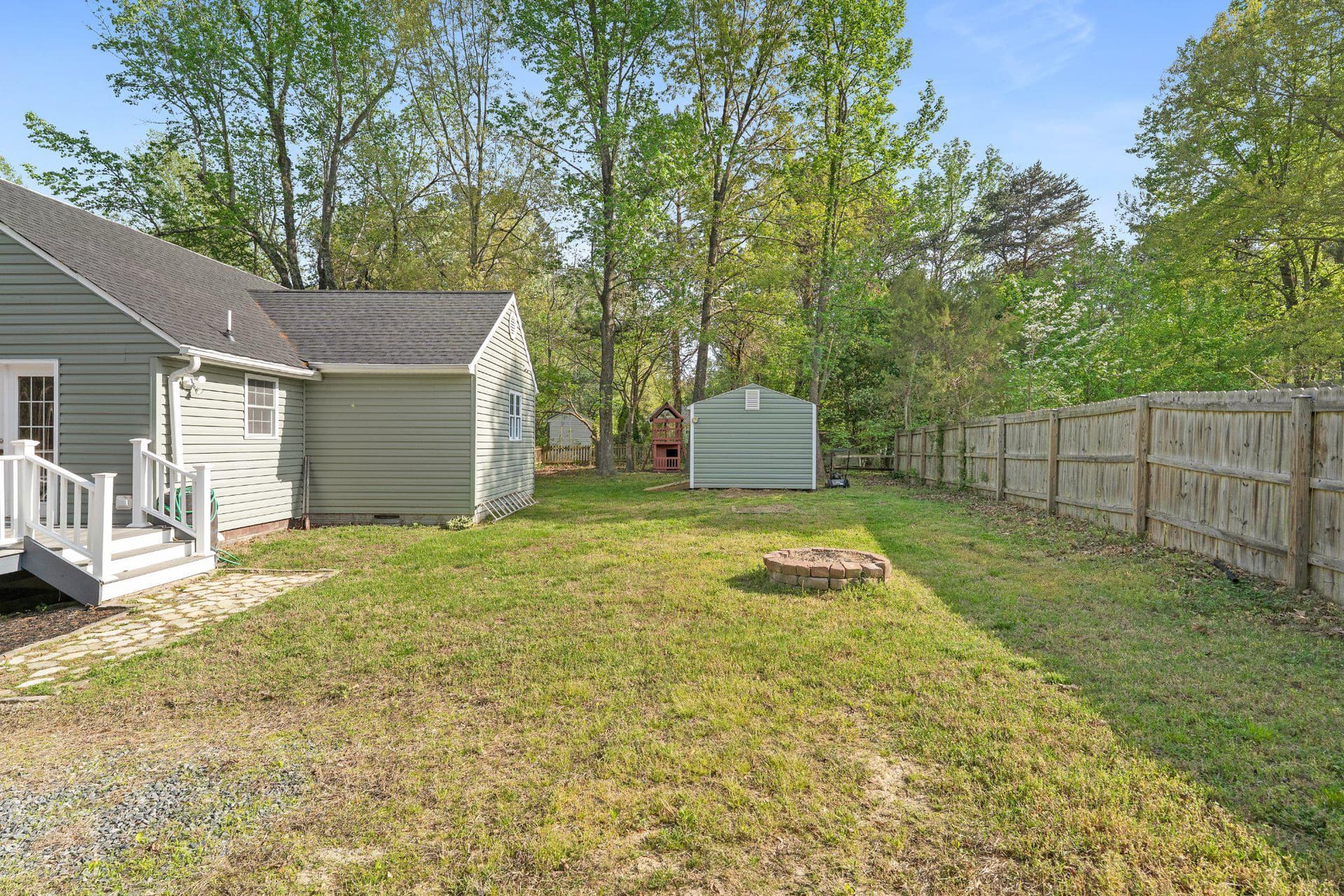 327 Union Drive photo 6