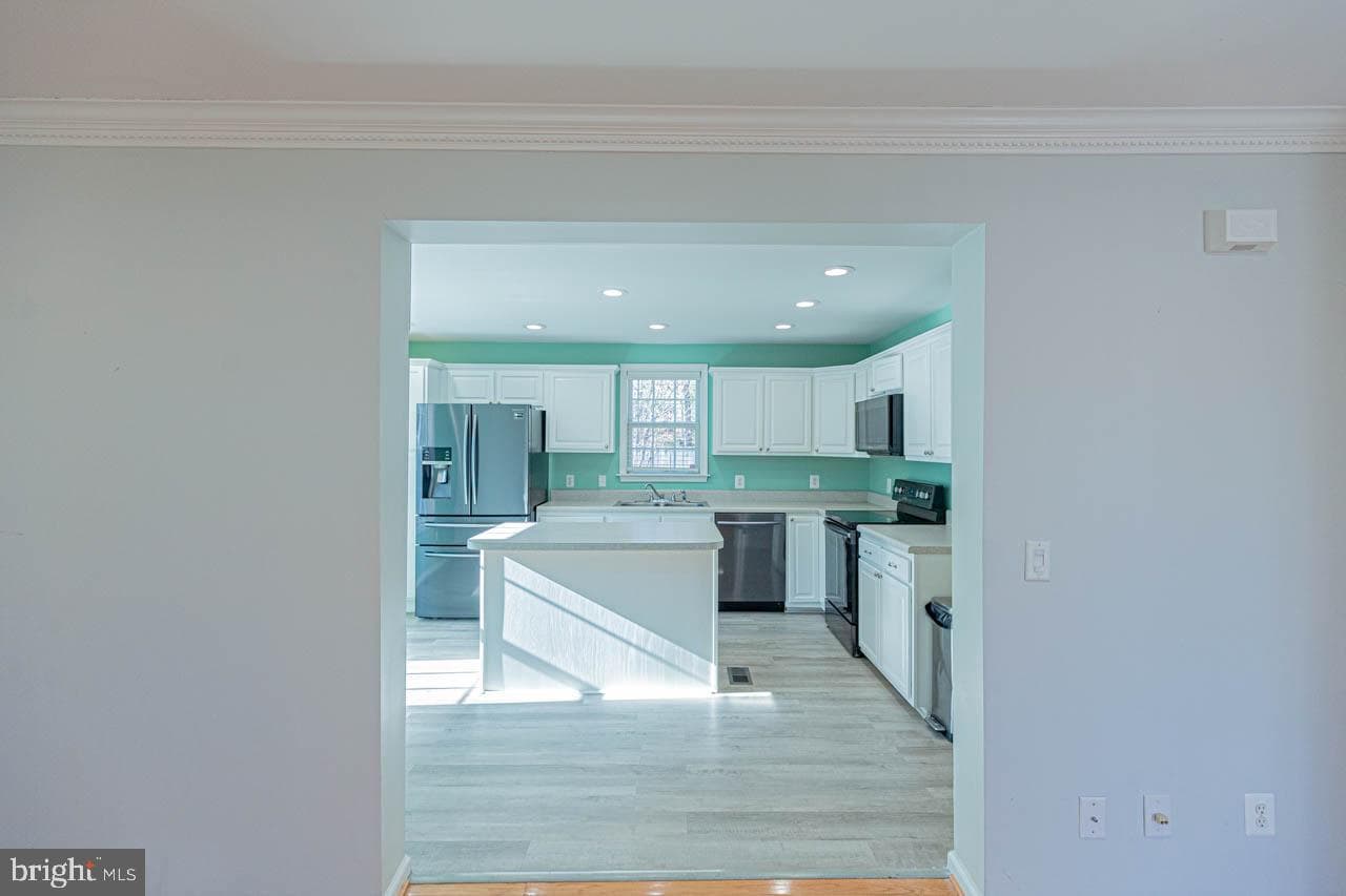 351 Lake Caroline Drive photo 19