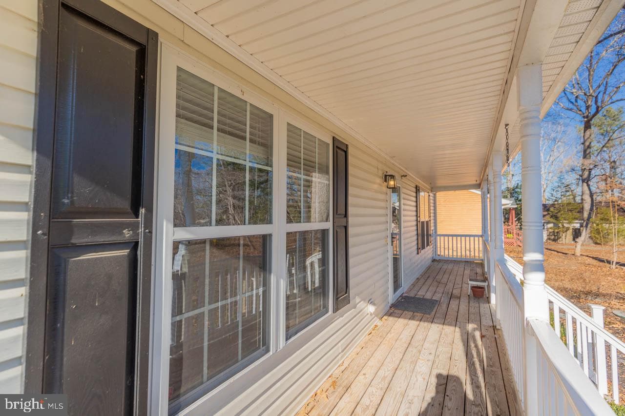 351 Lake Caroline Drive photo 4