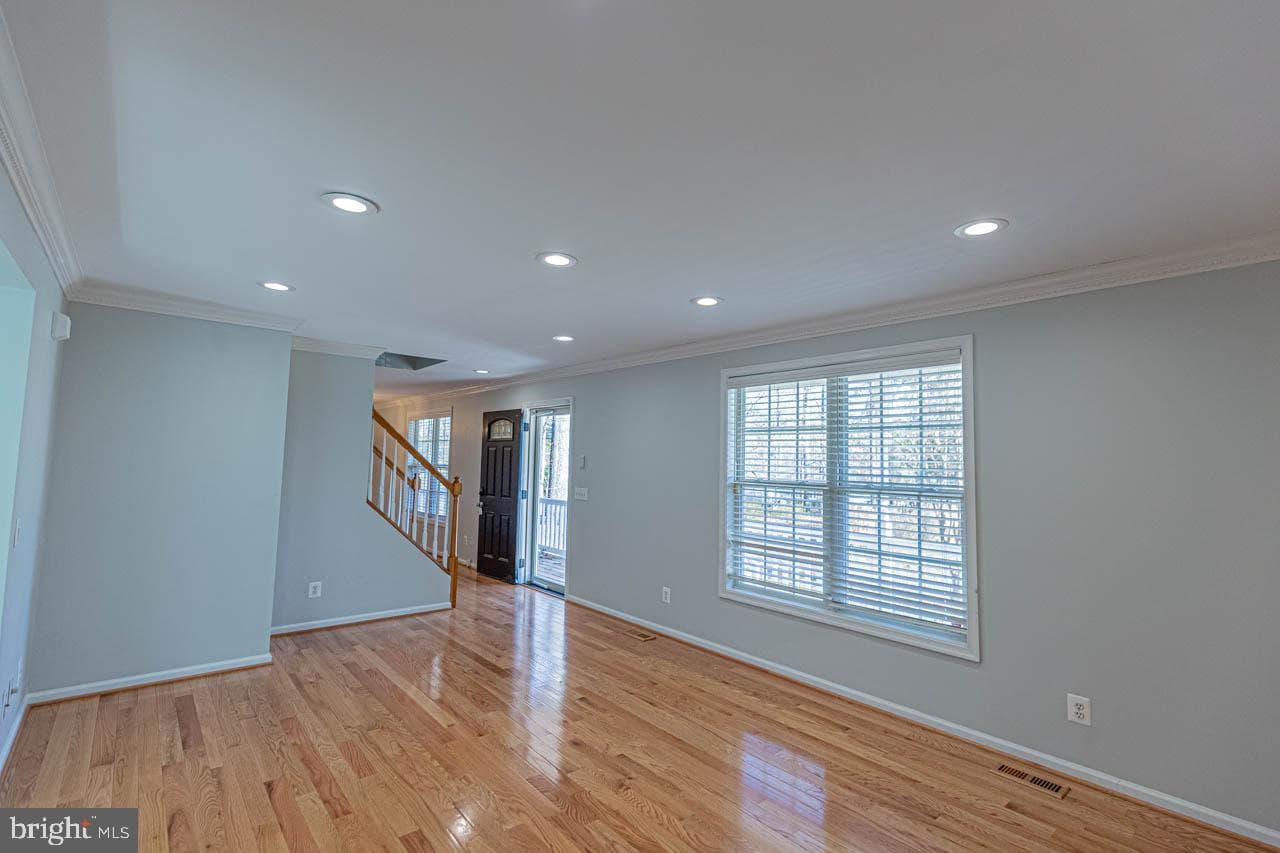 351 Lake Caroline Drive photo 9