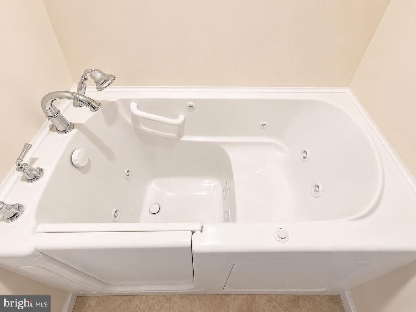 118 Gill Street photo 22