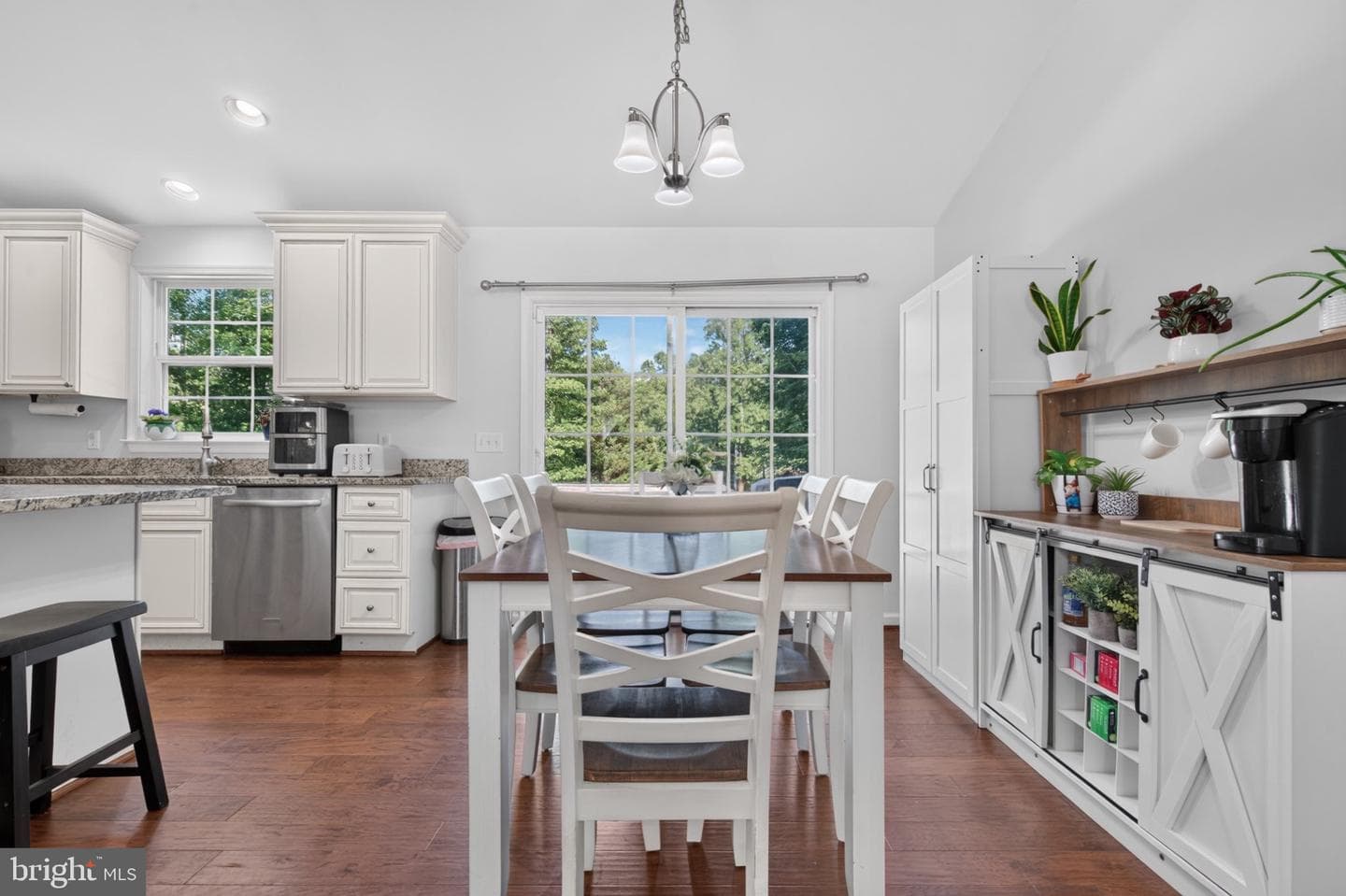 108 Waring Drive photo 6