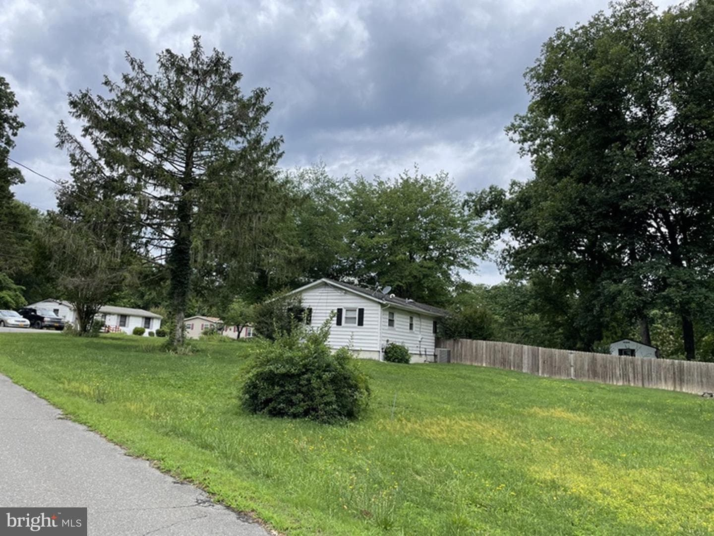17047 Elm Street photo 4