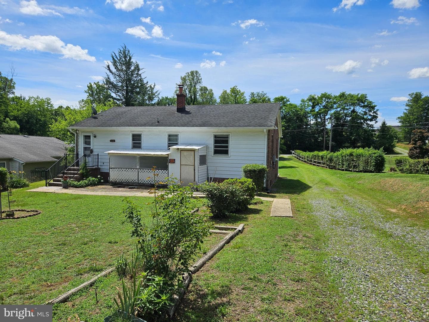 147 Chase Street photo 4