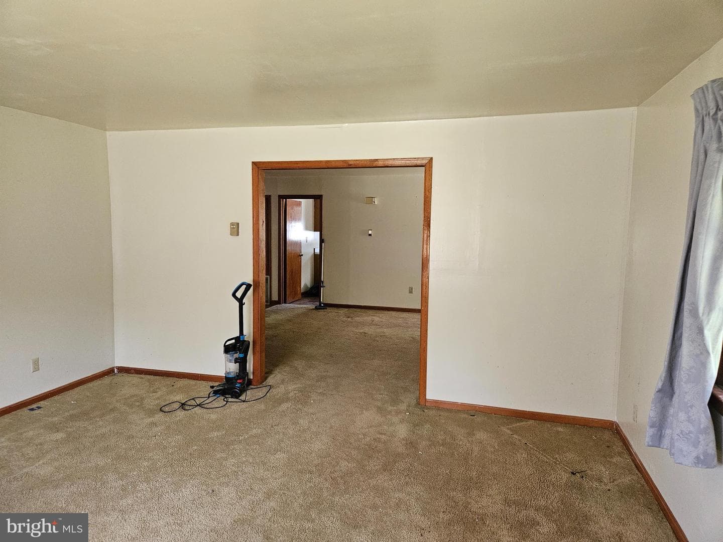 147 Chase Street photo 8