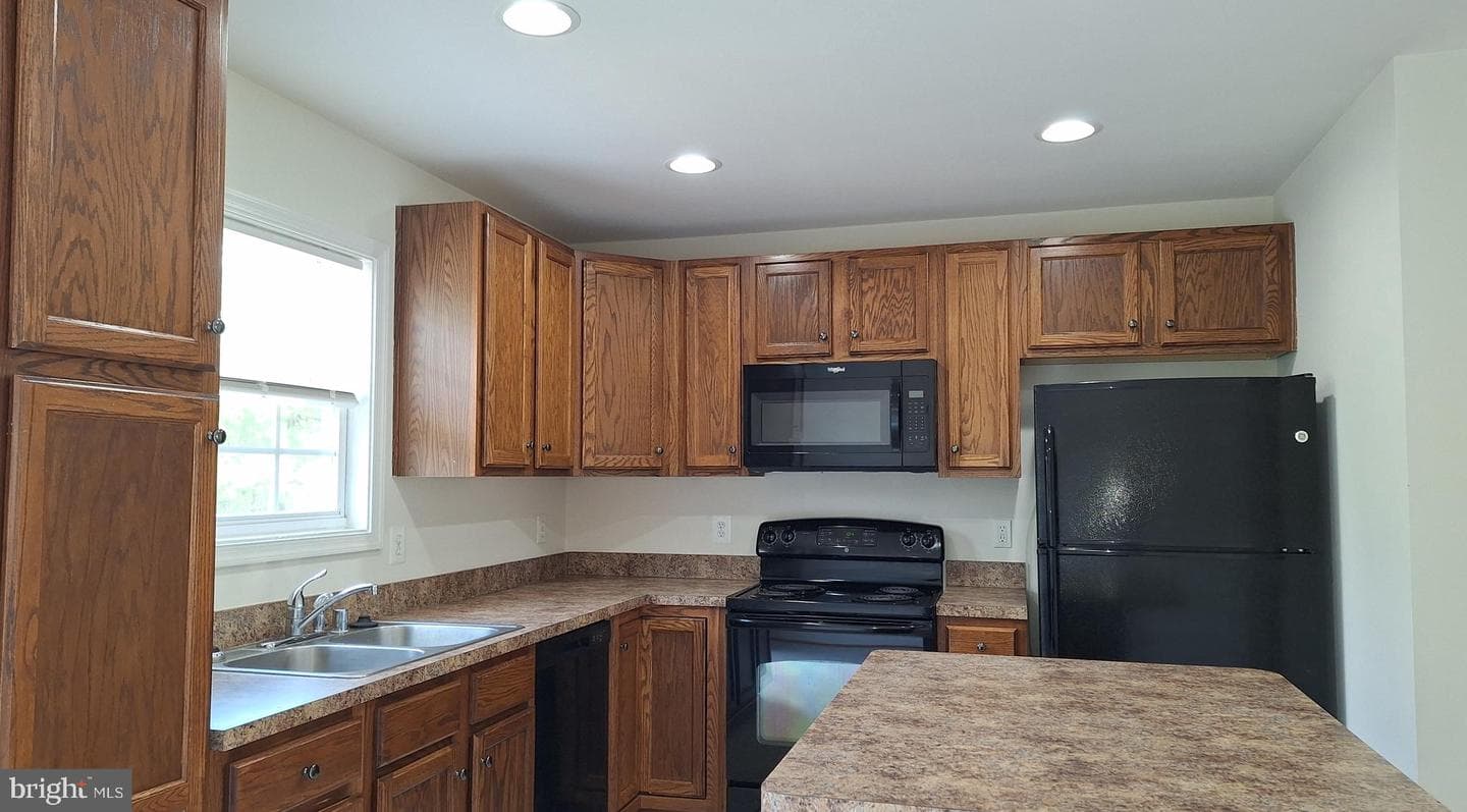 23216 Westwood Court photo 9