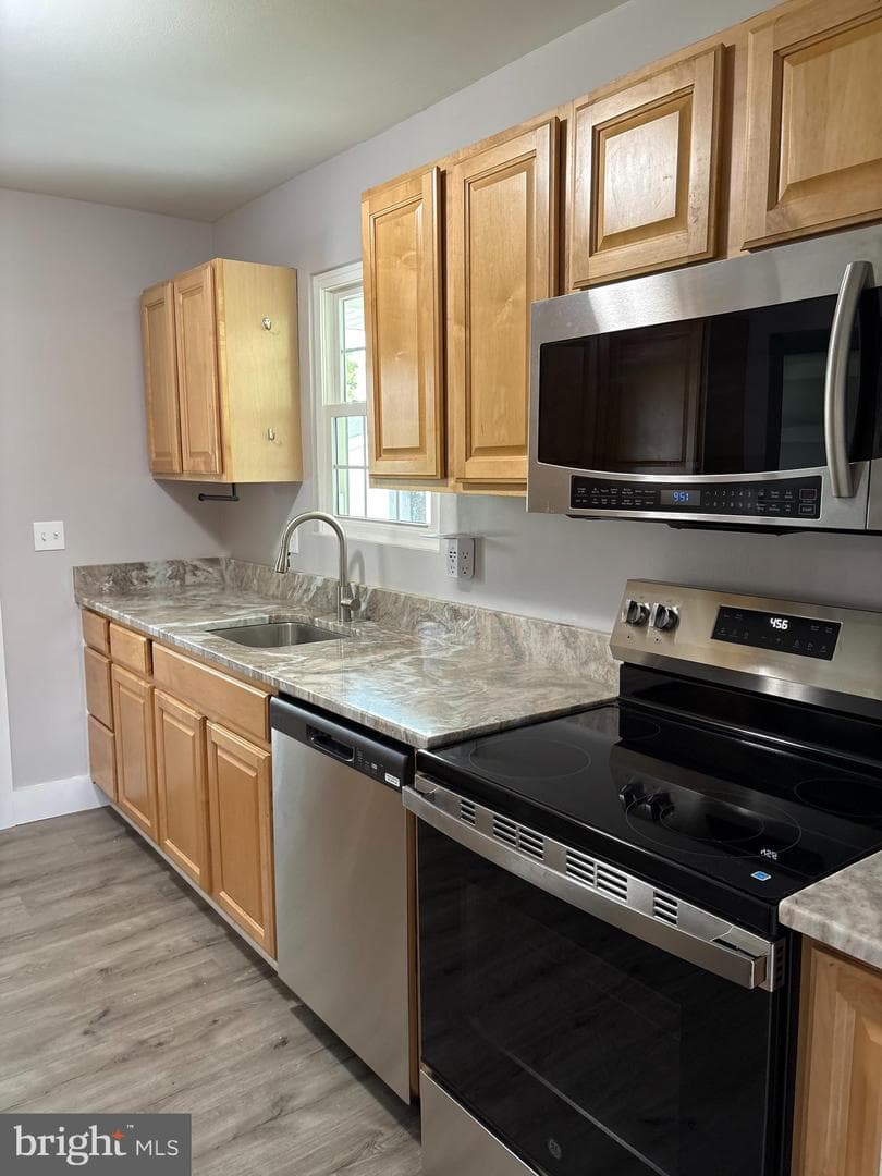 17263 New Baltimore Road photo 6