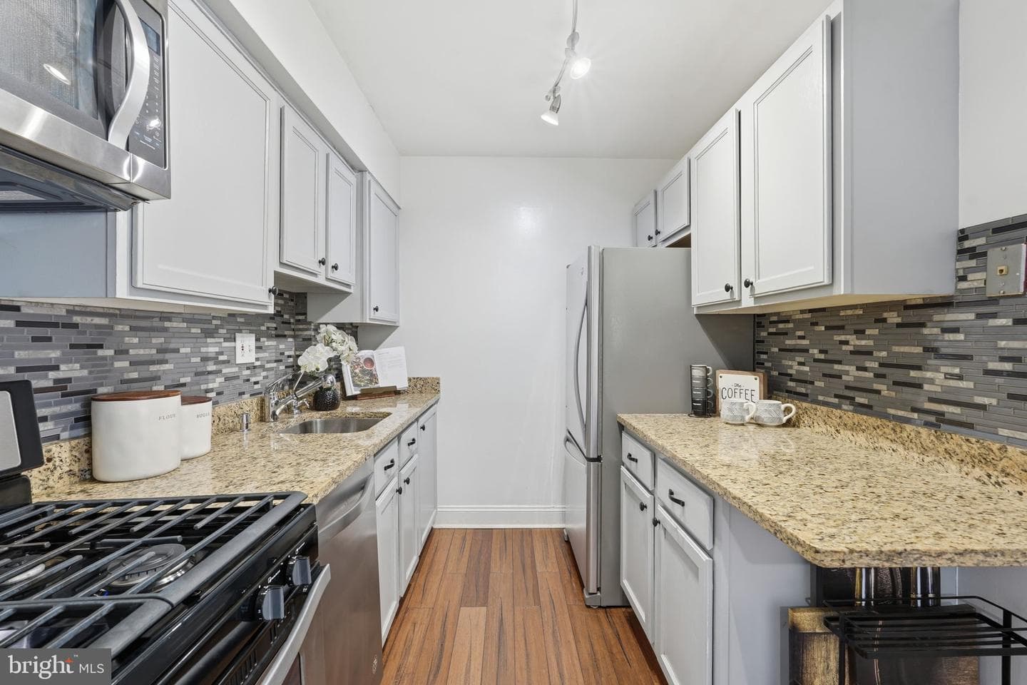 1138 S Washington Street #204 photo 11