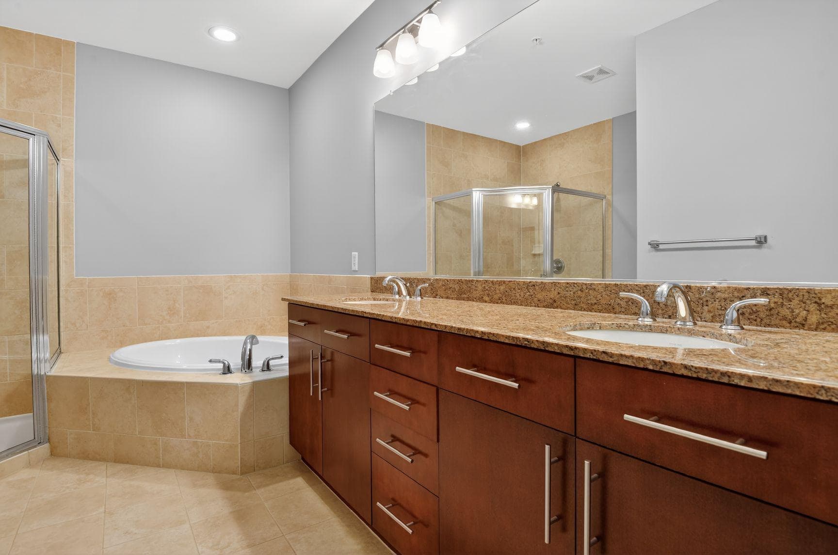 444 W Broad Street #428 photo 10