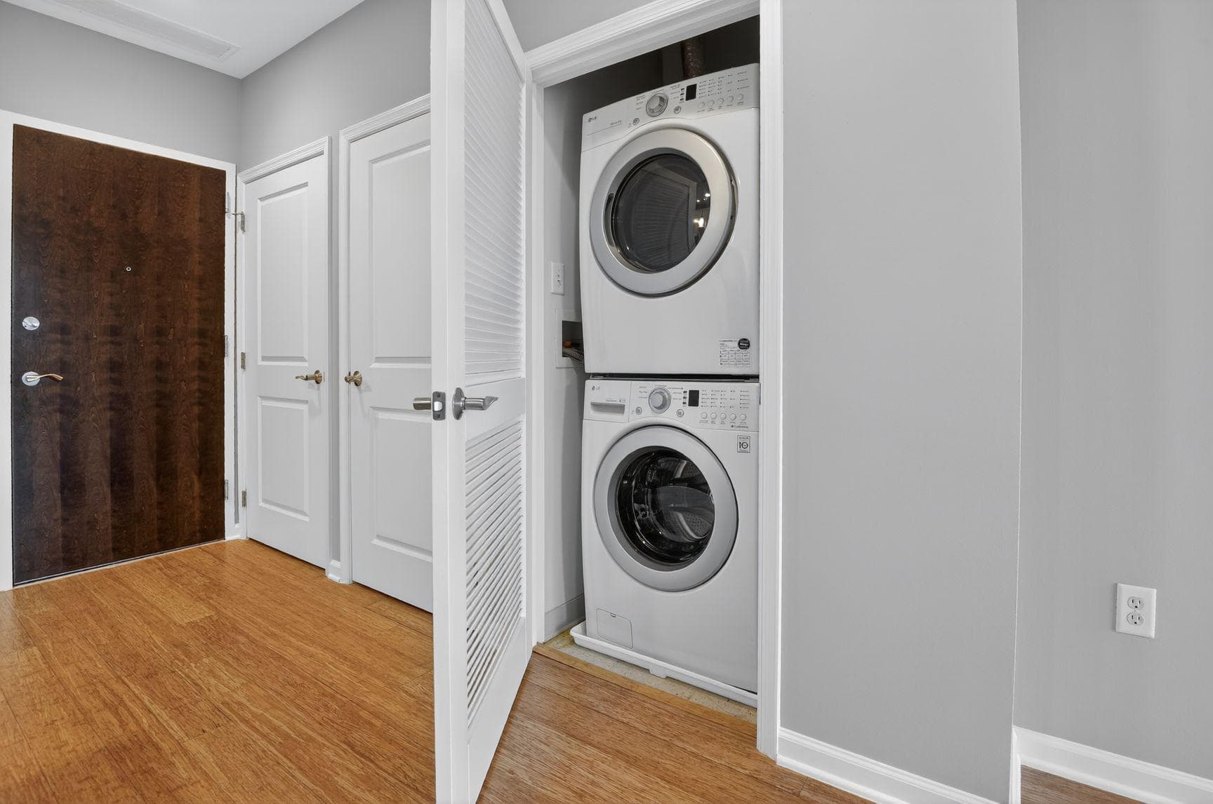 444 W Broad Street #428 photo 15