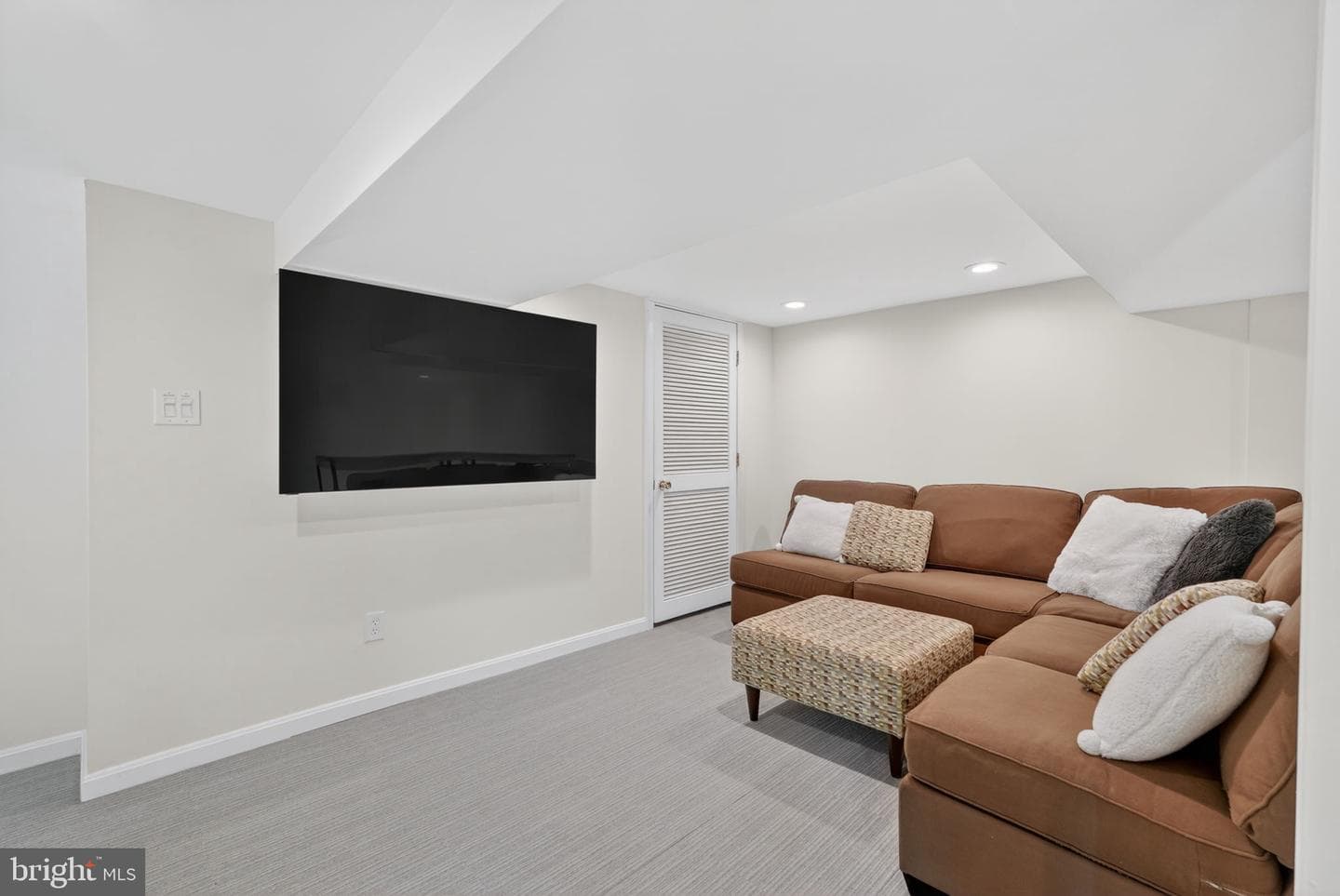 312 Lincoln Avenue photo 11