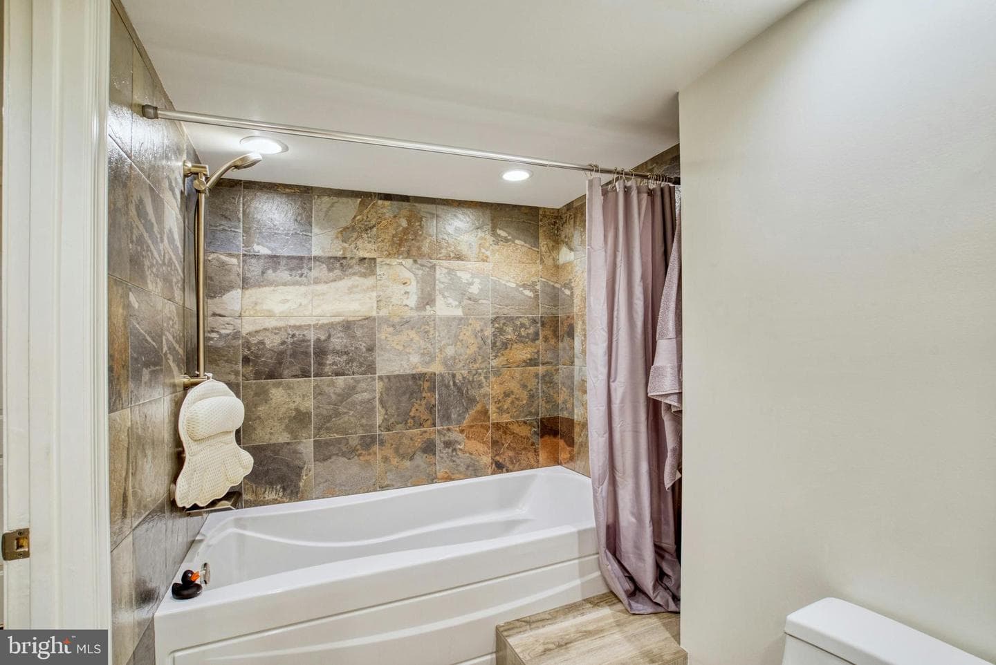 312 N Van Buren Street photo 74