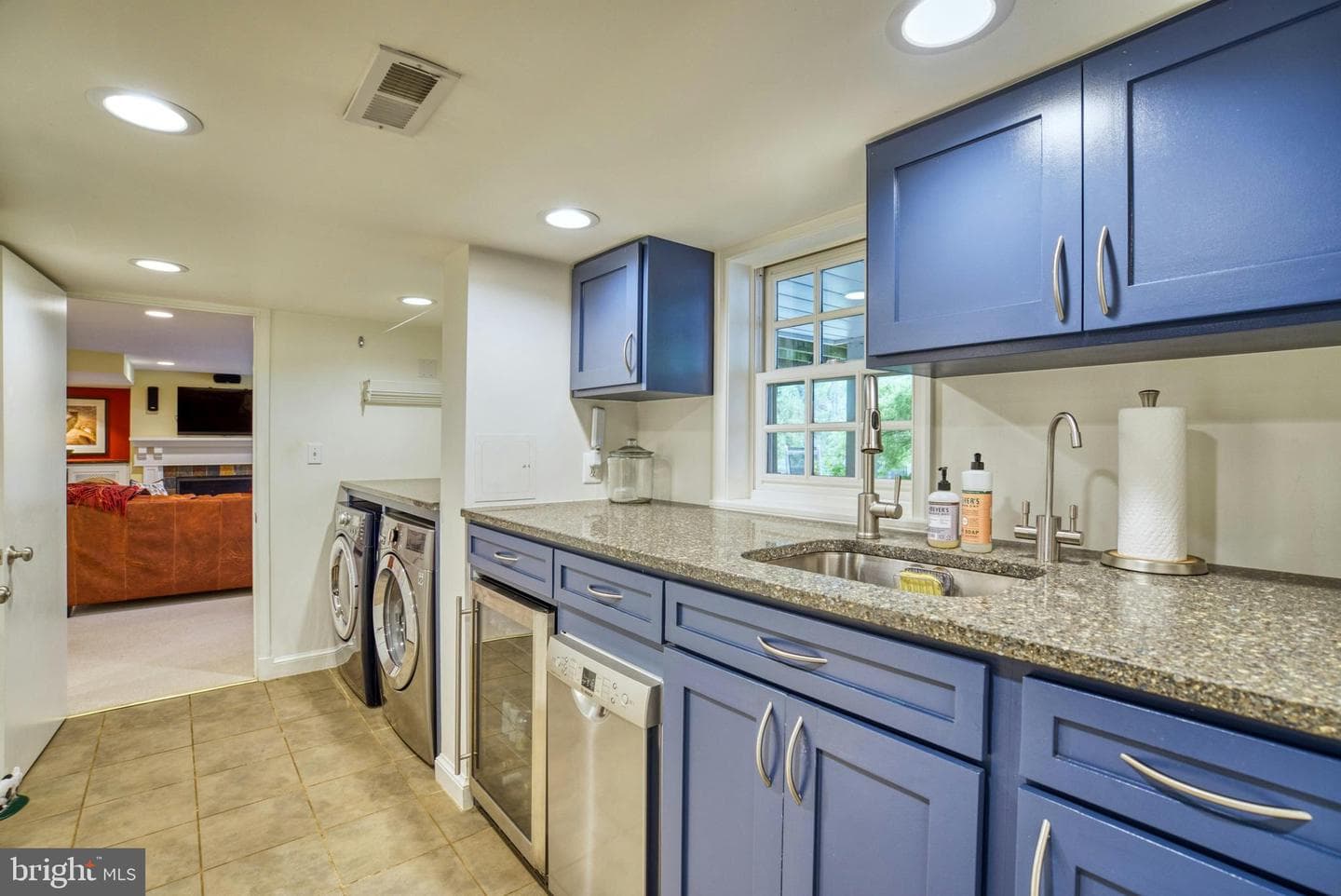 312 N Van Buren Street photo 75