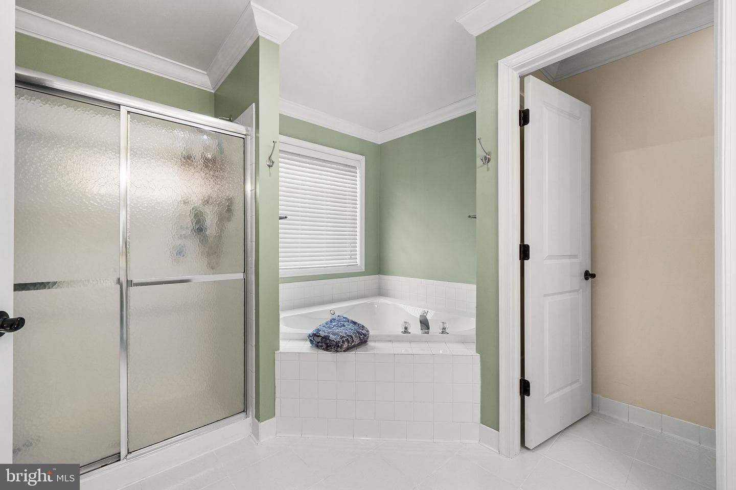 813 Fulton Avenue photo 38