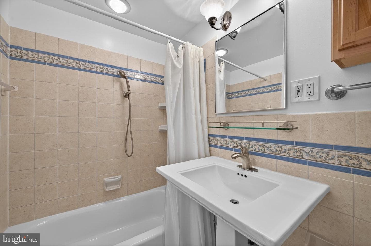 200 N Maple Avenue #206 photo 21