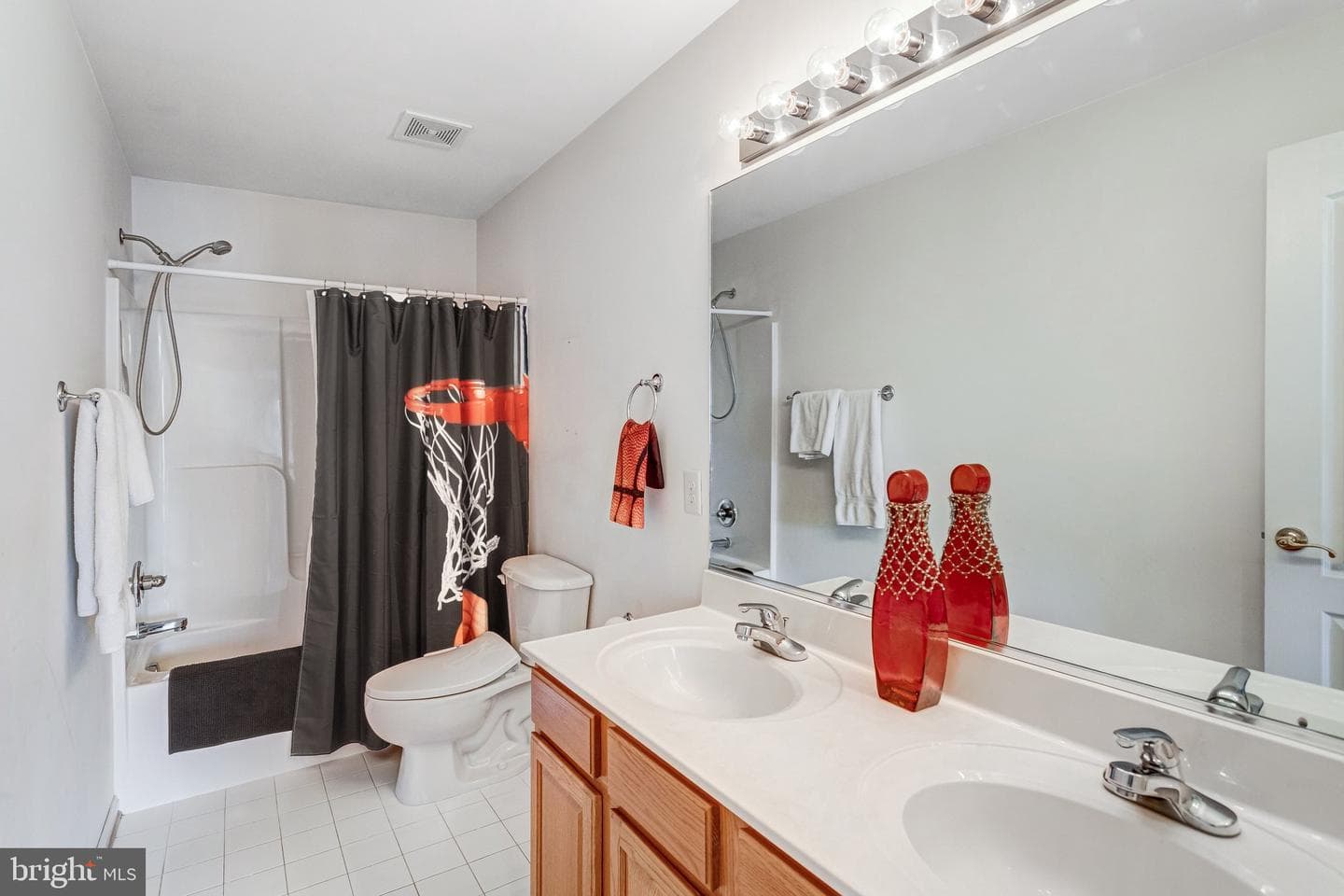 1004 Oakwood Court photo 37