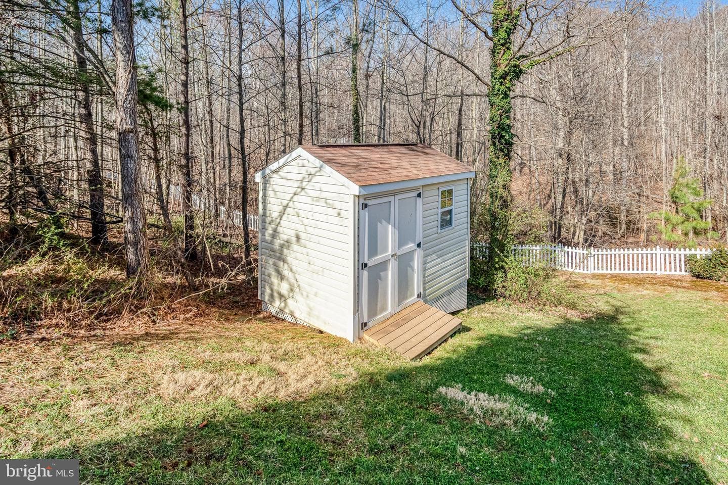 1004 Oakwood Court photo 60