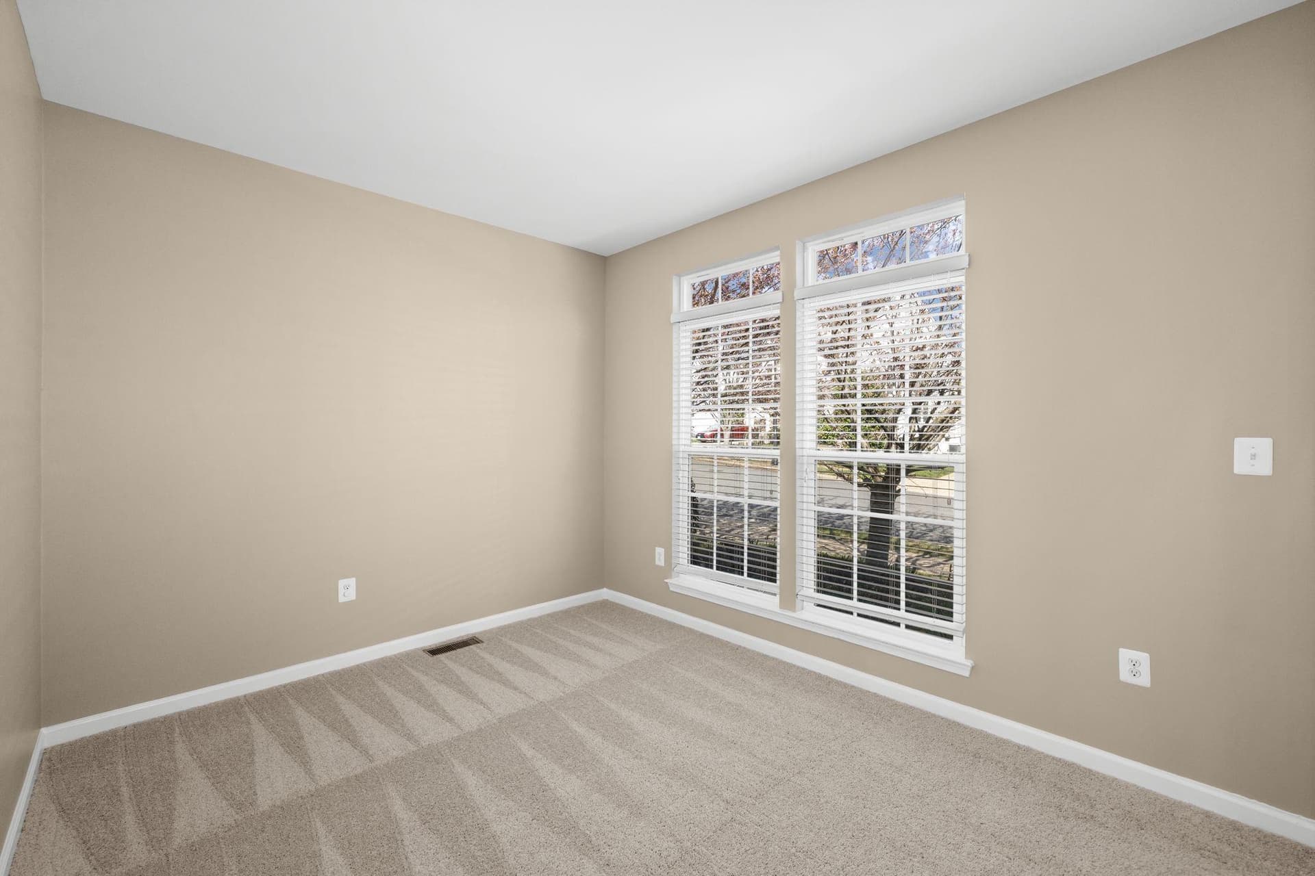 1016 Innis Drive photo 14