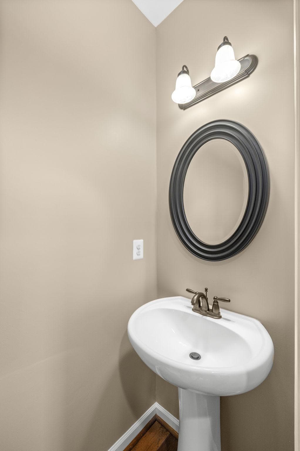 1016 Innis Drive photo 15