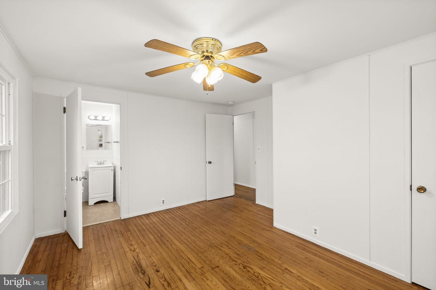 1306 Cardwell Street photo 36