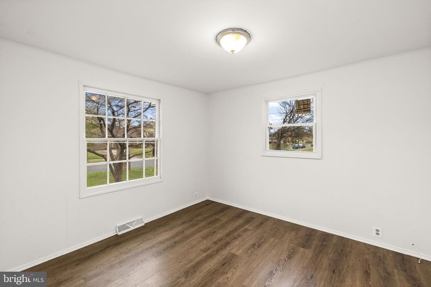 1306 Cardwell Street photo 40
