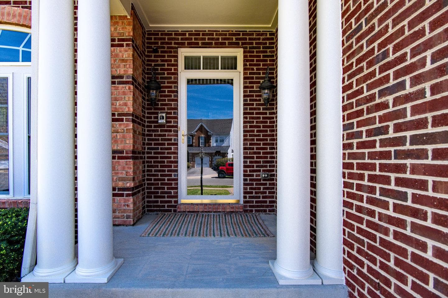 1003 Raymond Court photo 3