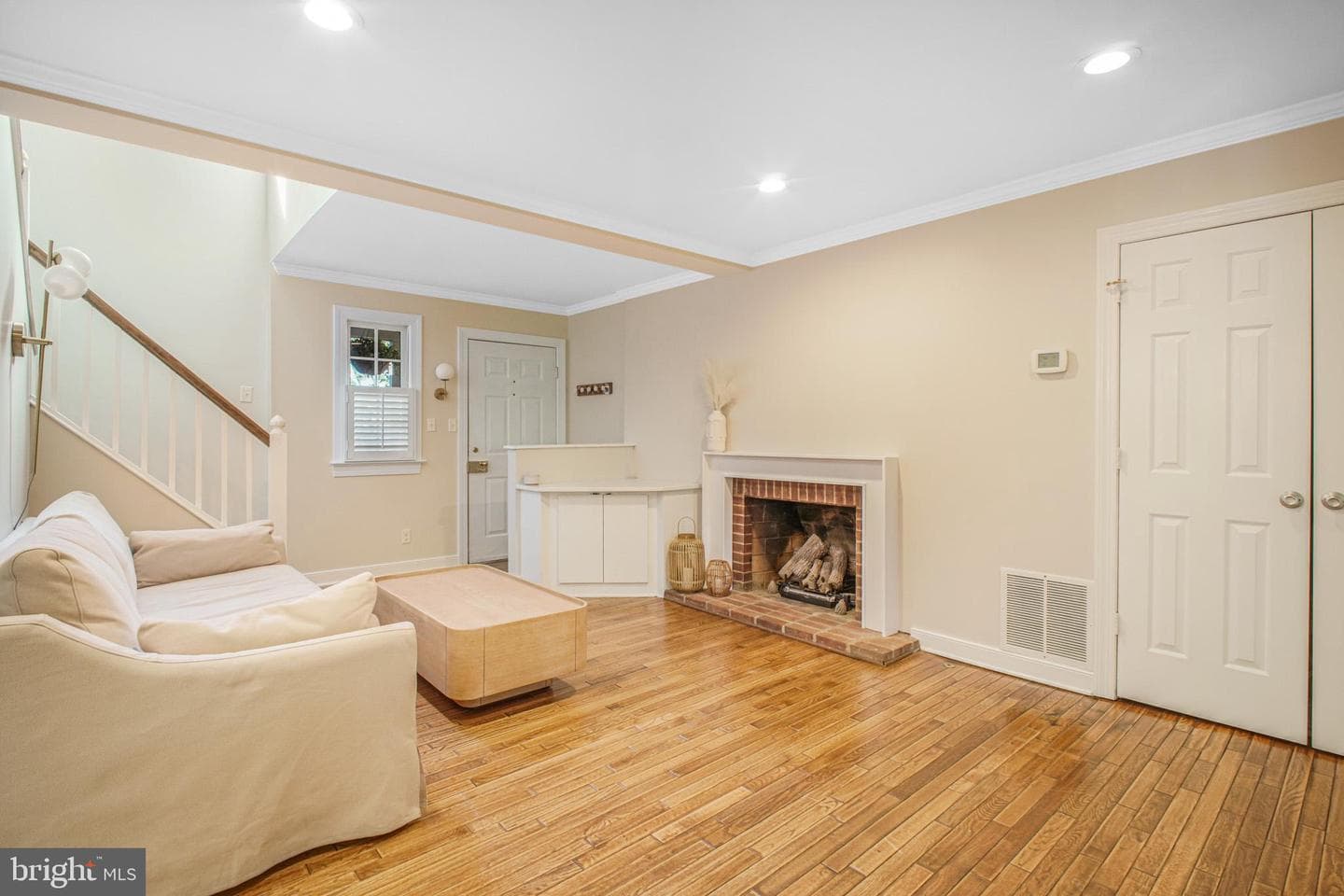 823 College Avenue #i photo 10