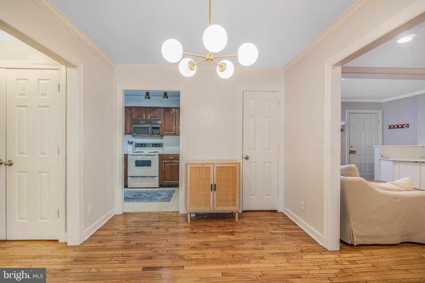 823 College Avenue #i photo 13