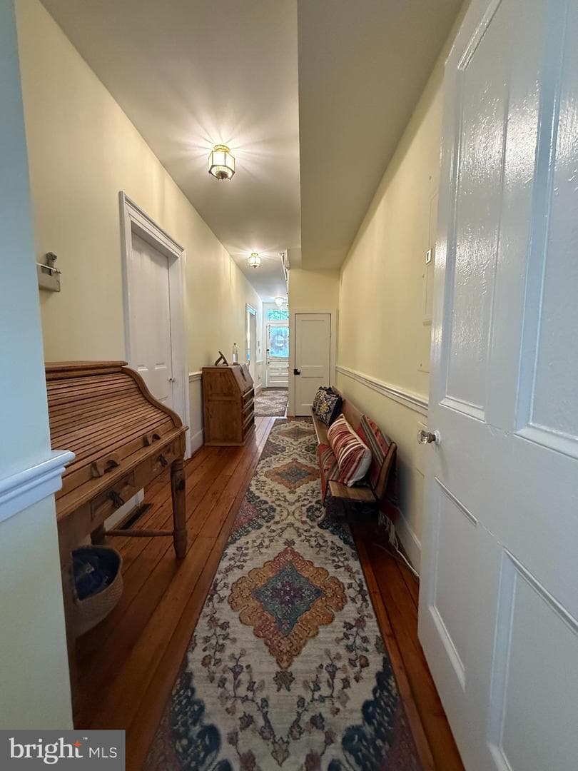 1102 Prince Edward Street photo 14