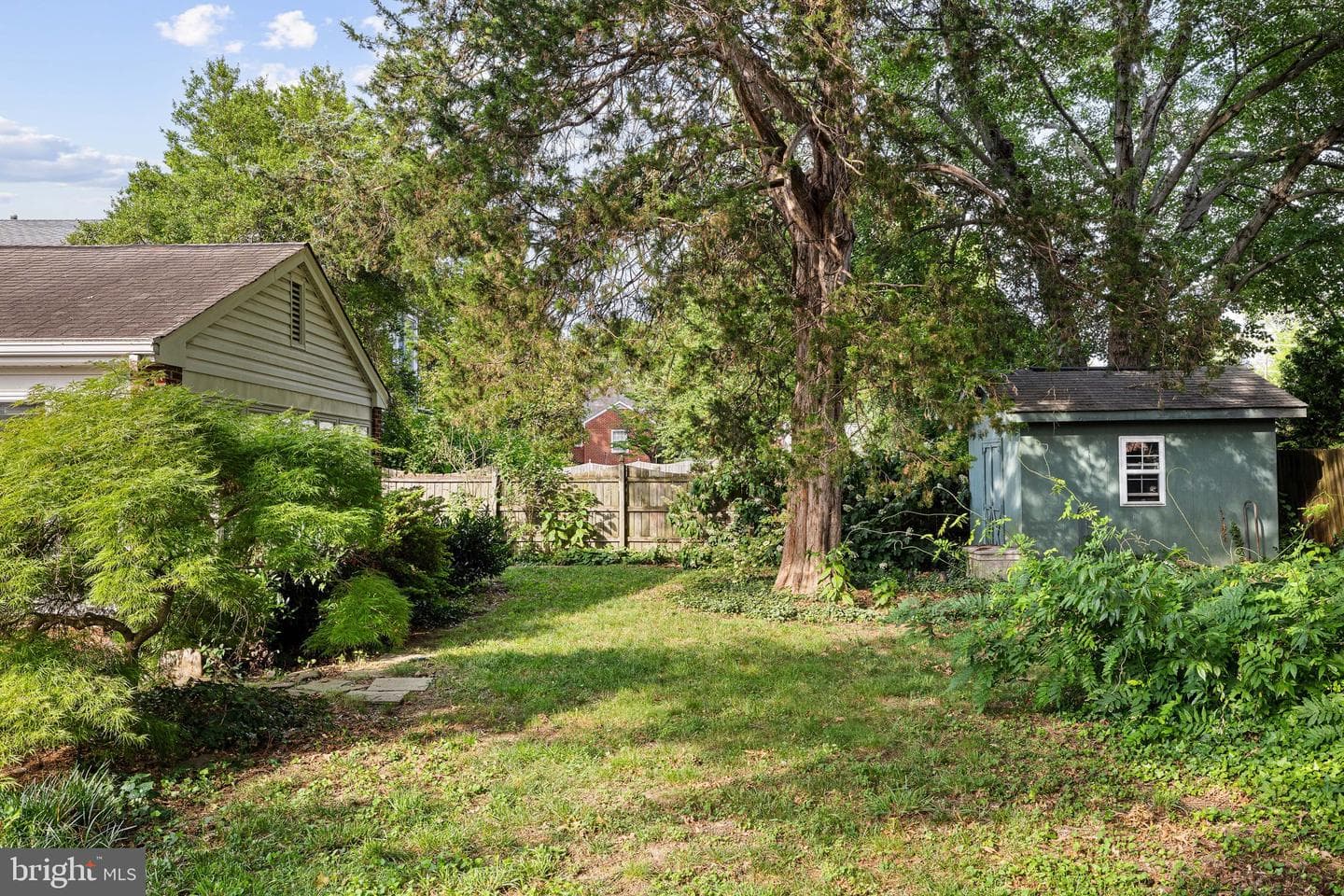 1420 Royston Street photo 36